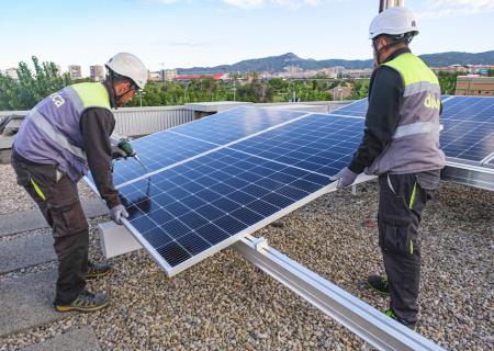 La instal·lació de plaques solars en equipaments, una de les apostes de l'Ajuntament per fomentar una ciutat innovadora