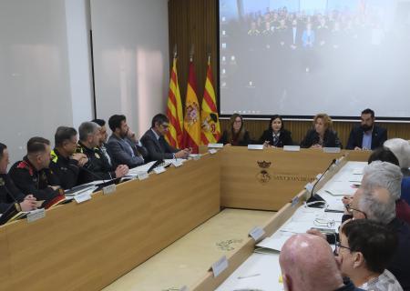 Imatge de la reunió de la Junta Local de Seguretat, presidida per l’alcaldessa, Belén García, i per la consellera d’Interior de la Generalitat, Núria Parlon.