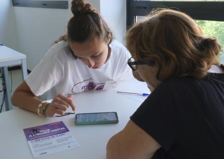 L'Ajuntament ofereix assessorament tecnològic per a la gent gran