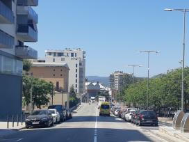 L'Ajuntament reordena el carrer Fontsanta mantenint la dotació d'aparcaments i millorant la seguretat viària