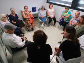 En marxa un espai d'acompanyament a les persones grans que viuen soles en el marc del programa integral del barri de les Planes