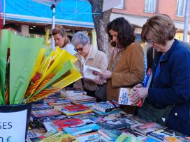 Sant Joan Despí ha celebrat la Diada de Sant Jordi als carrers