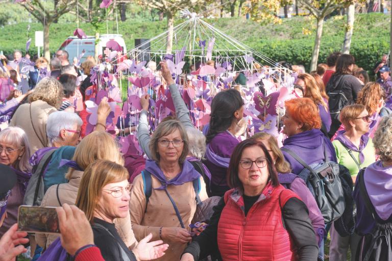 Sant Joan Despí sensibilitza sobre les violències masclistes digitals en la commemoració del 25N