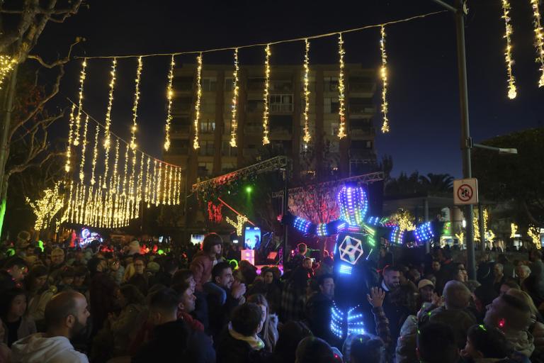 Encesa de la il·luminació nadalenca a les Planes