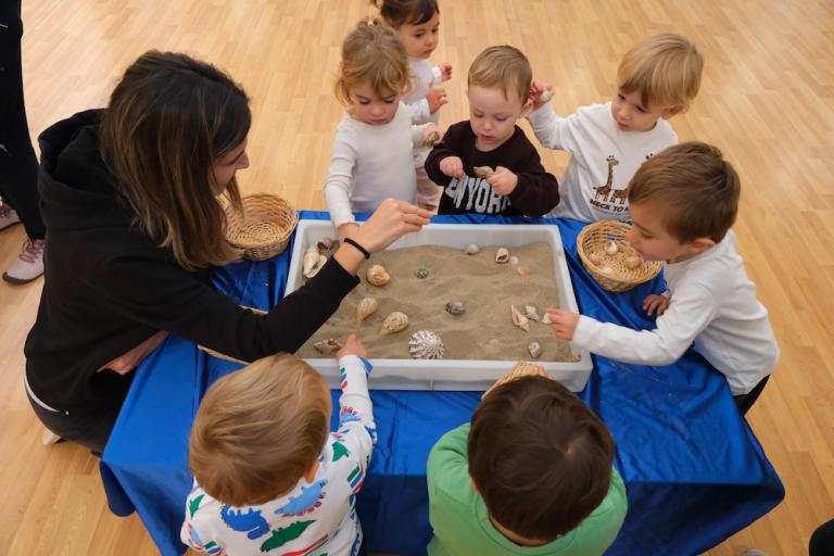 Sant Joan Despí acosta infants i joves a la ciència a través de l’observació i l’experimentació