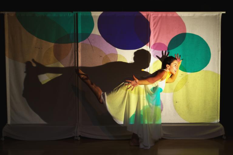 Teatre per a nadons i petita infància: 'El punt vermell'