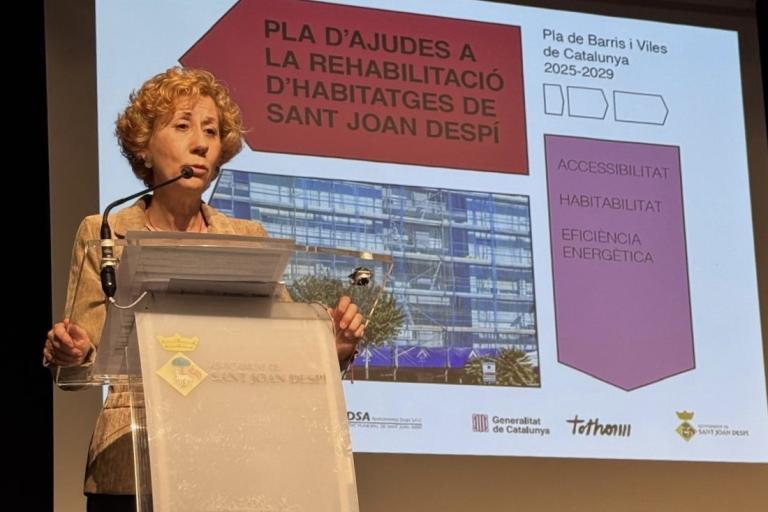 L'alcaldessa de Sant Joan Despí, Belén García, durant la presentació del Pla de rehabilitació d'edificis i habitatges antics