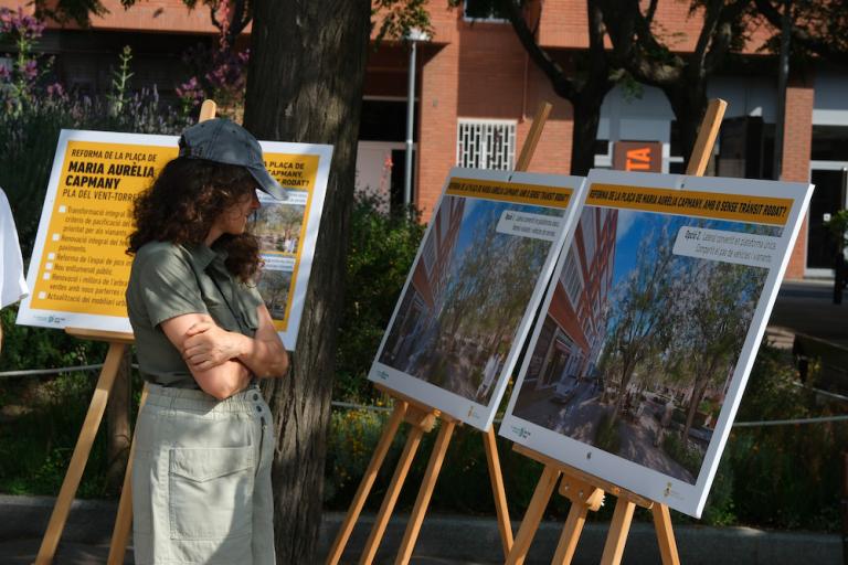 L'Ajuntament ha presentat al veïnat de Pla del Vent-Torreblanca el projecte de reforma de la plaça de Maria Aurèlia Capmany