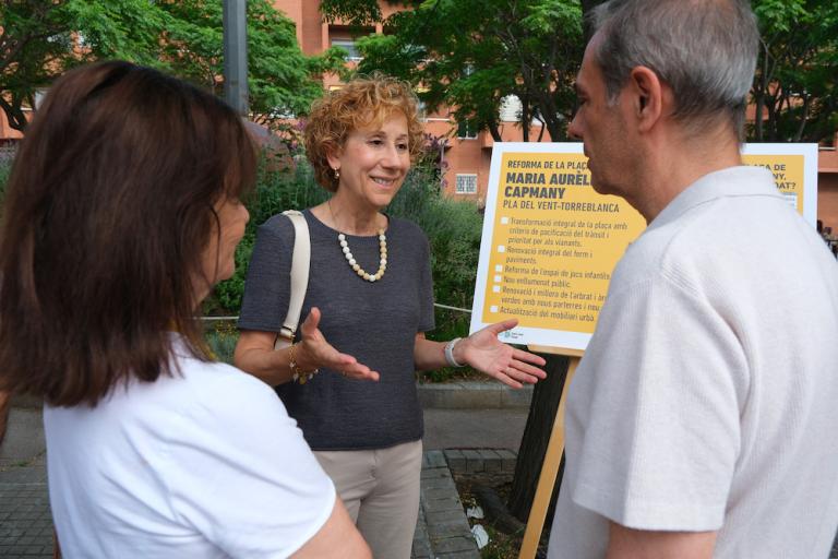 L'alcaldessa de Sant Joan Despí, Belén García, ha presentat al veïnat de Pla del Vent-Torreblanca el projecte de reforma de la plaça de Maria Aurèlia Capmany