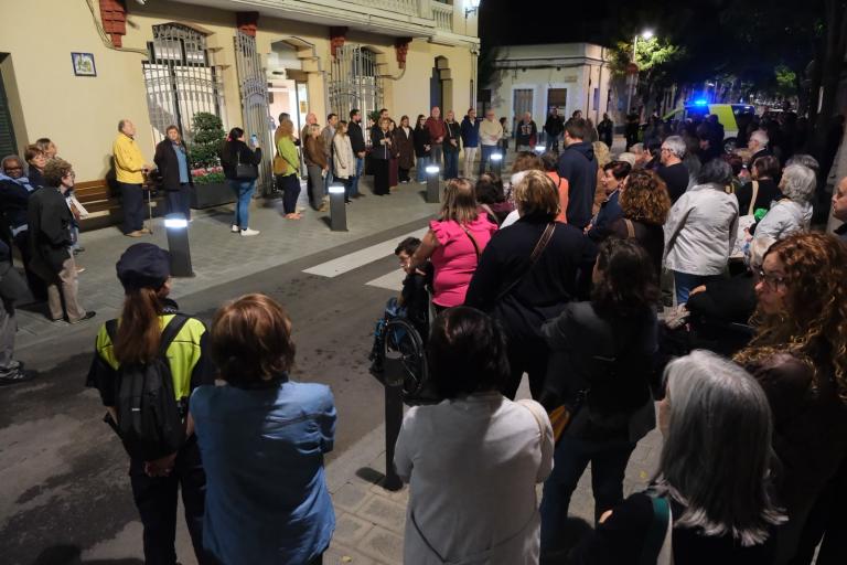 Sant Joan Despí fa un minut de silenci per les víctimes de l'accident de tren a Urda