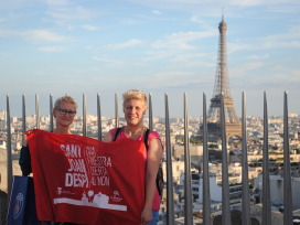 Cristina Busquets i Fermina Sánchez- Vista de la Torre Eiffel des de l'Arc de Triomf (París)