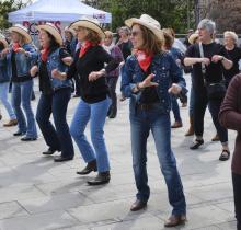 Taller de ball Mou-te per la igualtat