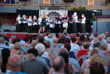 Comencem les festes amb el pregó, ball d'entitats, taller de castanyoles i música per ballar!