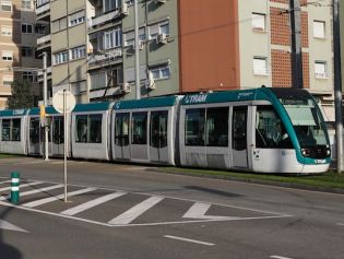 L'Ajuntament aposta per la connexió de les dues línes de tramvía
