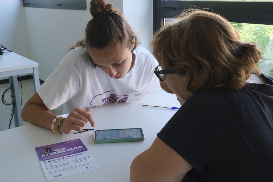 L'Ajuntament ofereix assessorament tecnològic per a la gent gran