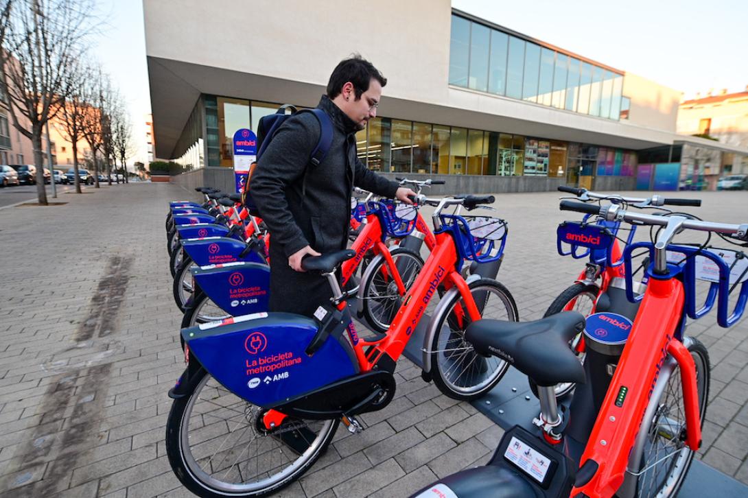 El servei AMBici amplia l'horari a partir de l'1 d'agost i funcionarà fins a les 2 de la matinada cada dia