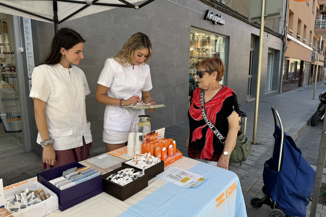 L'Ajuntament i les farmàcies fan una campanya de prevenció del càncer de pell
