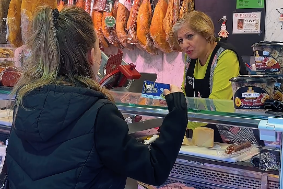 L'Ajuntament incentiva les compres al comerç local amb el sorteig de targetes moneder i un concurs fotogràfic