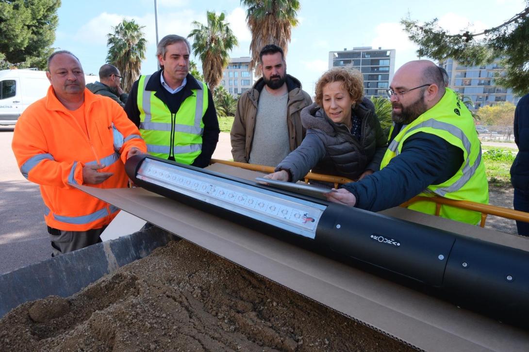 L'alcaldessa de Sant Joan Despí, Belén García, ha visitat les obres de millora de l'enllumenat del barri Residencial Sant Joan